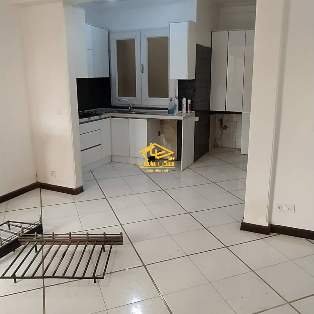 رهن و اجاره آپارتمان ١١٠ متري ٢ خواب بازسازي شده در محموديه