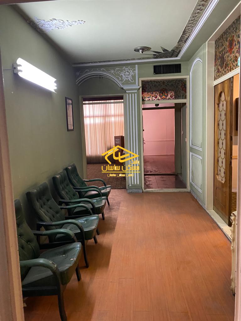 رهن مستغلات اداري 550 متري با ٤ طبقه بنا در ونك