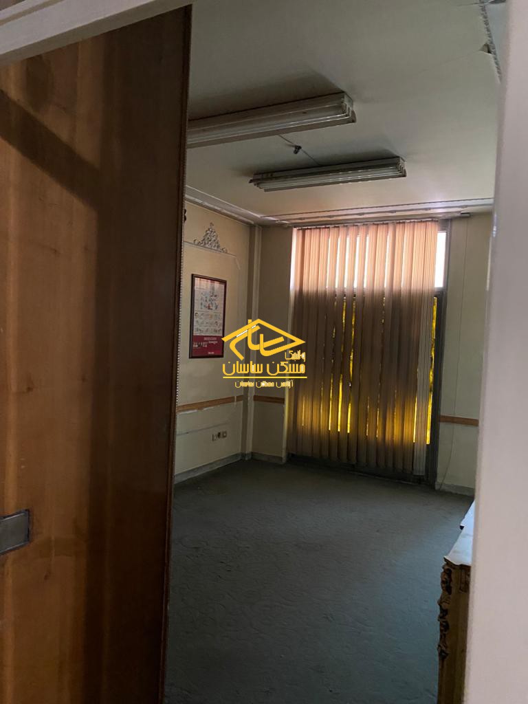 رهن مستغلات اداري 550 متري با ٤ طبقه بنا در ونك