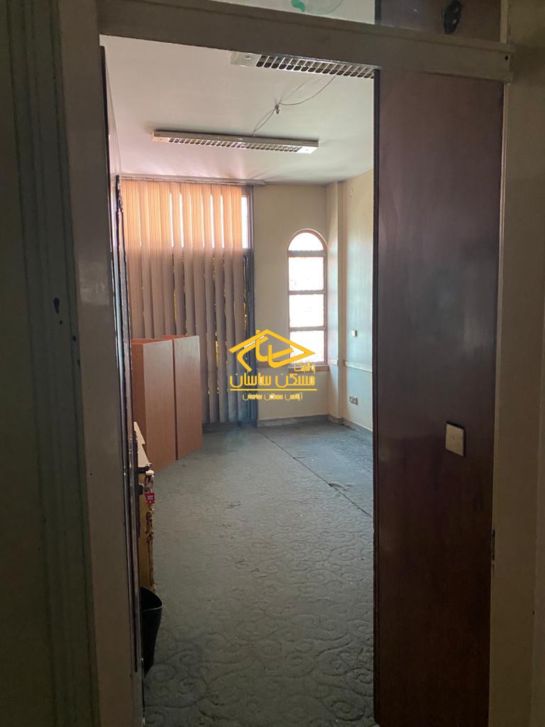 رهن مستغلات اداري 550 متري با ٤ طبقه بنا در ونك
