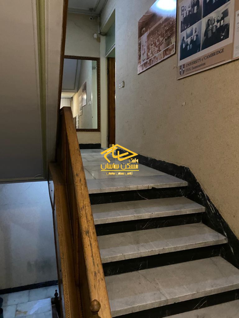 رهن مستغلات اداري 550 متري با ٤ طبقه بنا در ونك