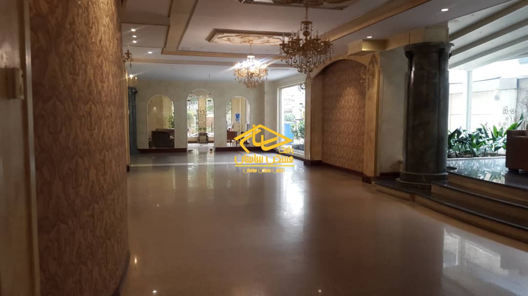 اجاره آپارتمان ٢١٢ متري ٣ خواب فول امكانات در برج هرمي سروستان فرشته