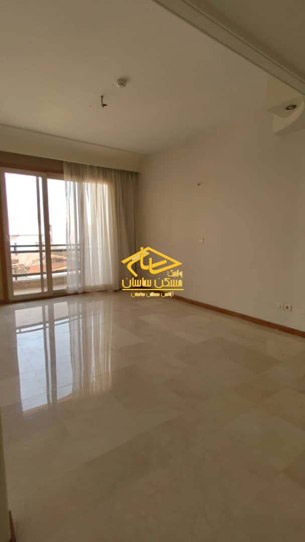 اجاره آپارتمان ٢١٢ متري ٣ خواب فول امكانات در برج هرمي سروستان فرشته