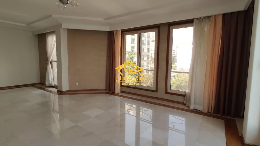 اجاره آپارتمان ٢١٢ متري ٣ خواب فول امكانات در برج هرمي سروستان فرشته