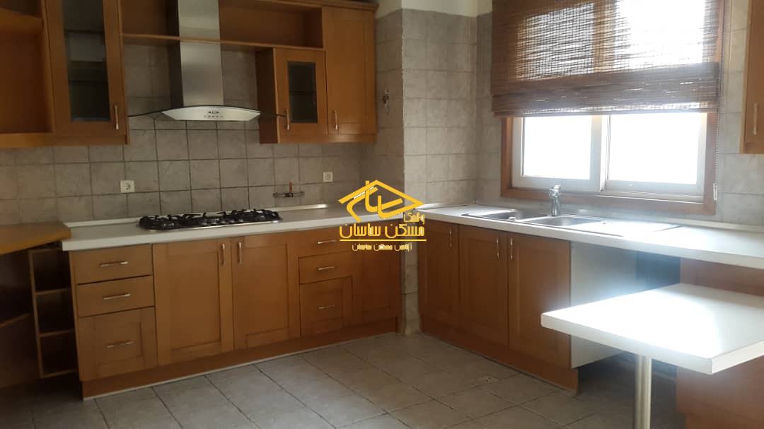 اجاره آپارتمان ٢١٢ متري ٣ خواب فول امكانات در برج هرمي سروستان فرشته