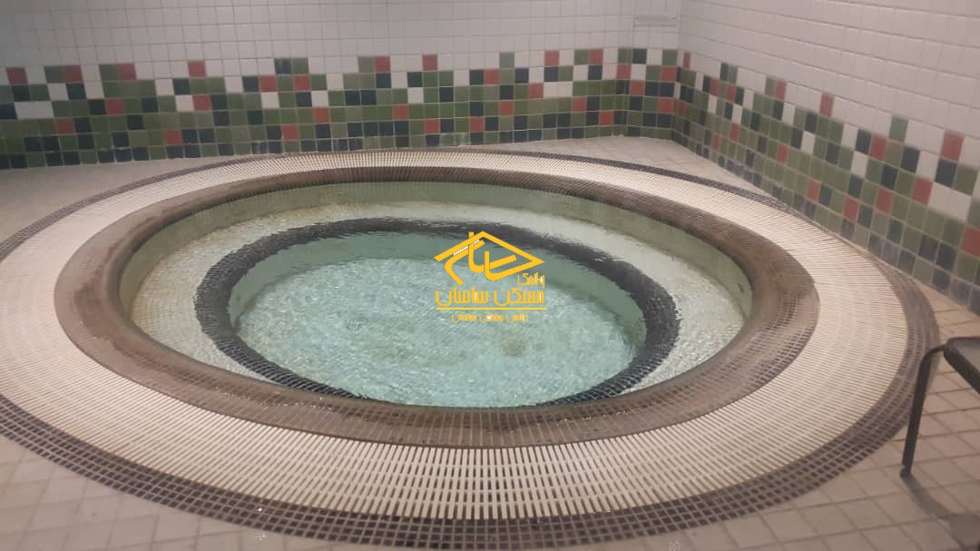 اجاره آپارتمان ٢١٢ متري ٣ خواب فول امكانات در برج هرمي سروستان فرشته