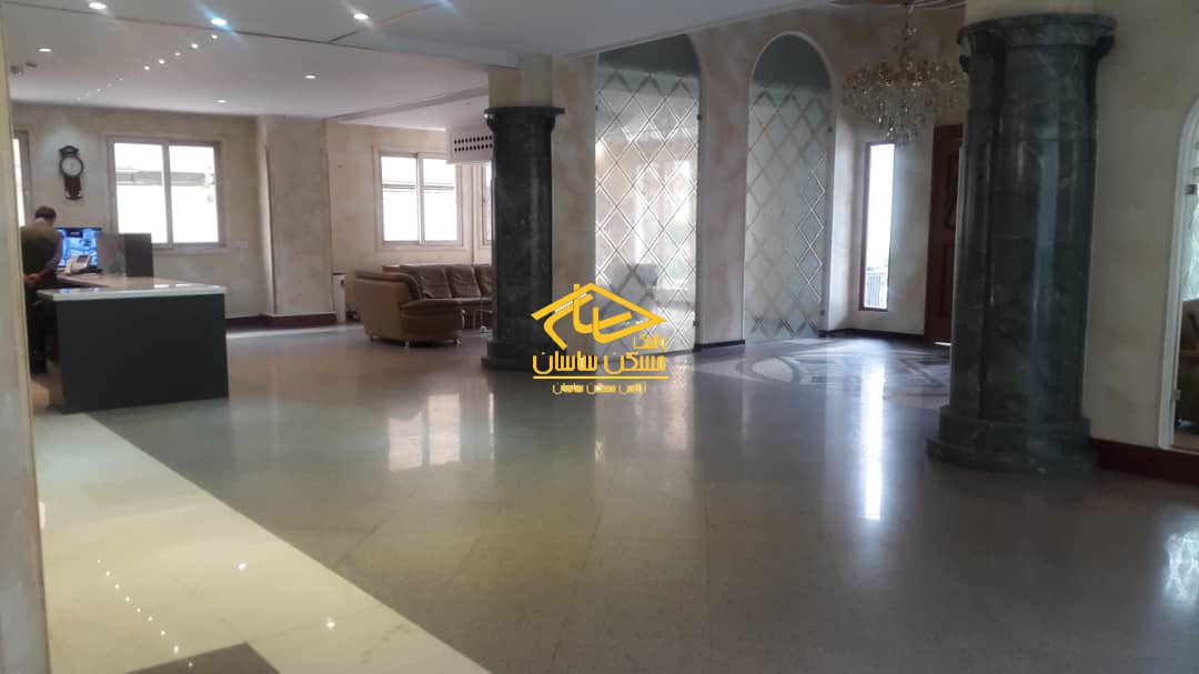 اجاره آپارتمان ٢١٢ متري ٣ خواب فول امكانات در برج هرمي سروستان فرشته