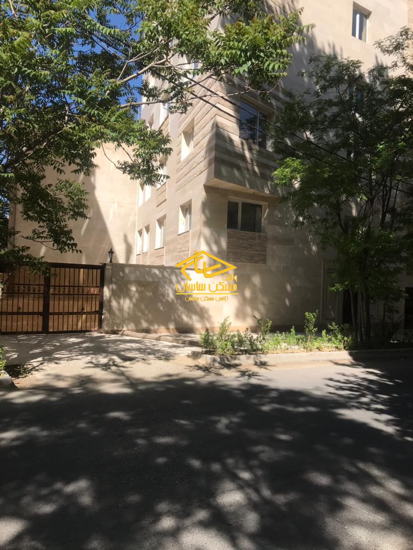 خريد آپارتمان در اوين ٢١٠ متر ٣ خواب خوش نقشه ويو نوساز مشجر