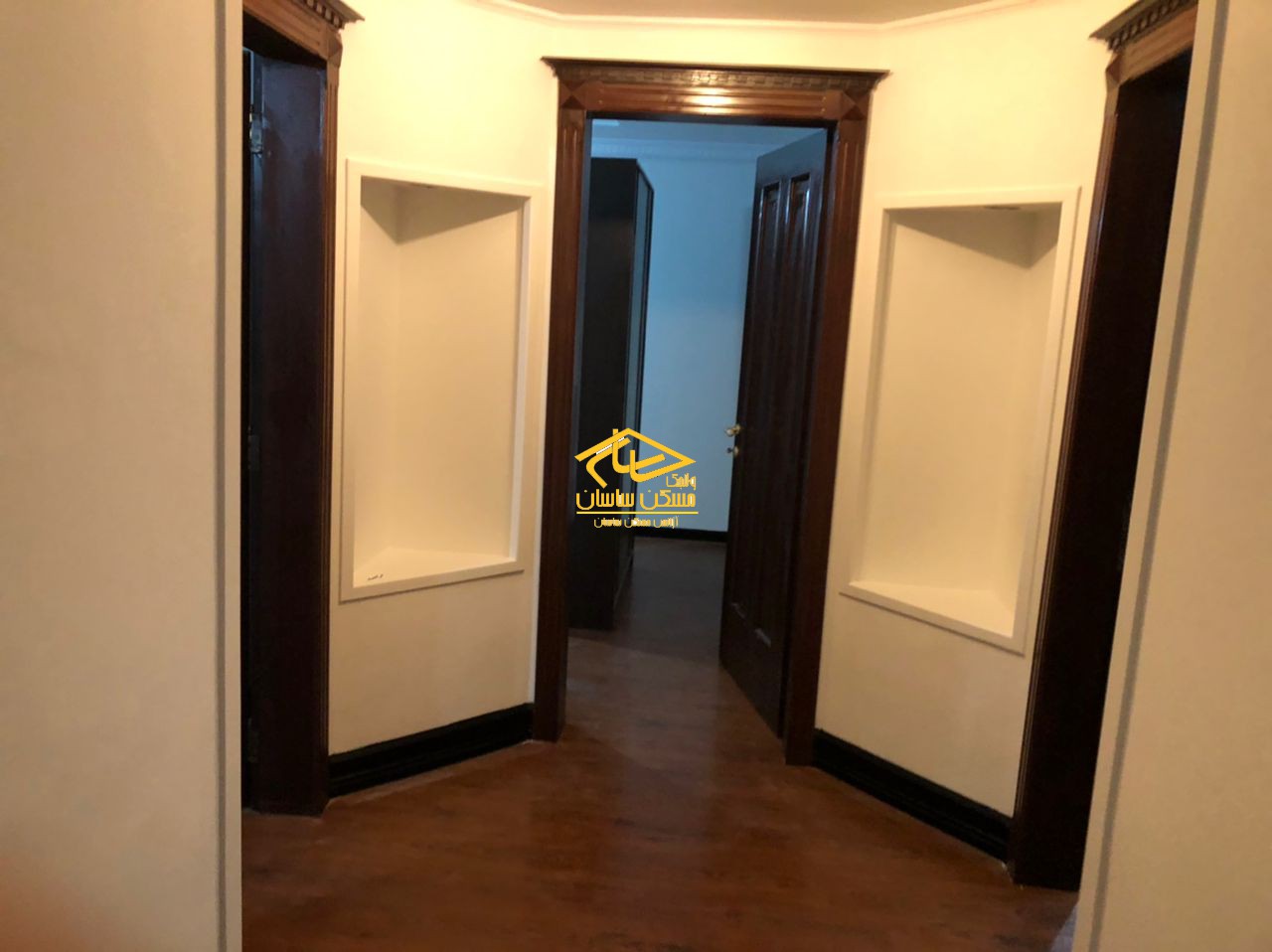 اجاره آپارتمان در فرشته ٢٥٣ متر ٤ خواب خوش نقشه ٢ پاركينگ در خيابان سروستان