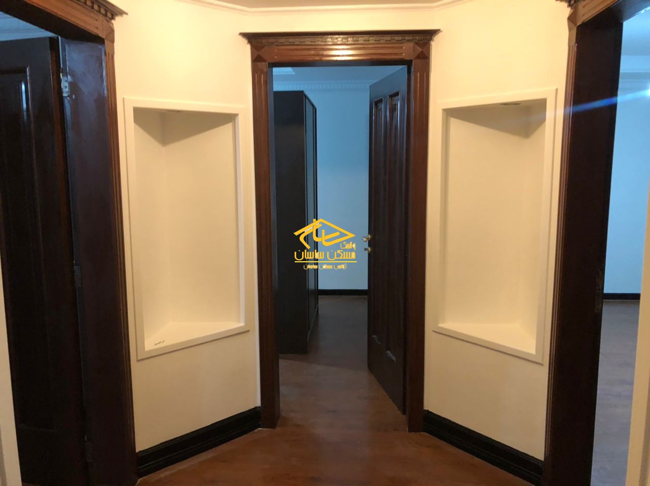 اجاره آپارتمان در فرشته ٢٥٣ متر ٤ خواب خوش نقشه ٢ پاركينگ در خيابان سروستان