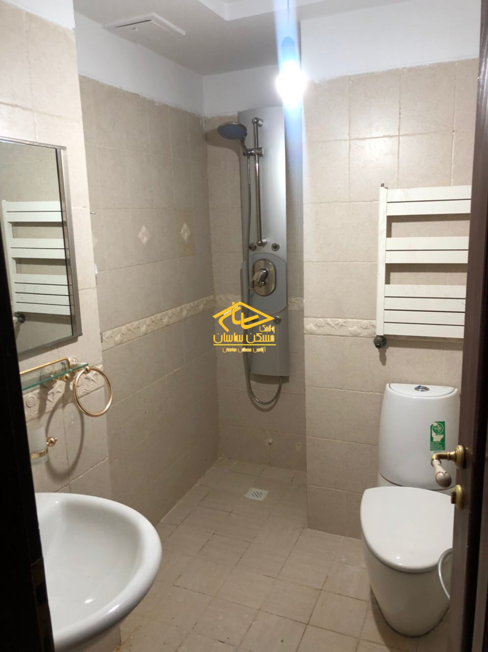 اجاره آپارتمان در فرشته ٢٥٣ متر ٤ خواب خوش نقشه ٢ پاركينگ در خيابان سروستان