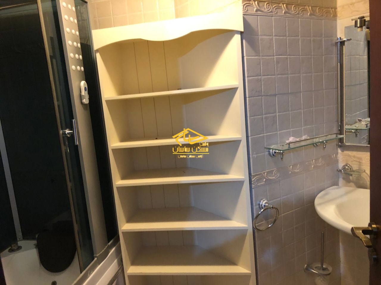 اجاره آپارتمان در فرشته ٢٥٣ متر ٤ خواب خوش نقشه ٢ پاركينگ در خيابان سروستان