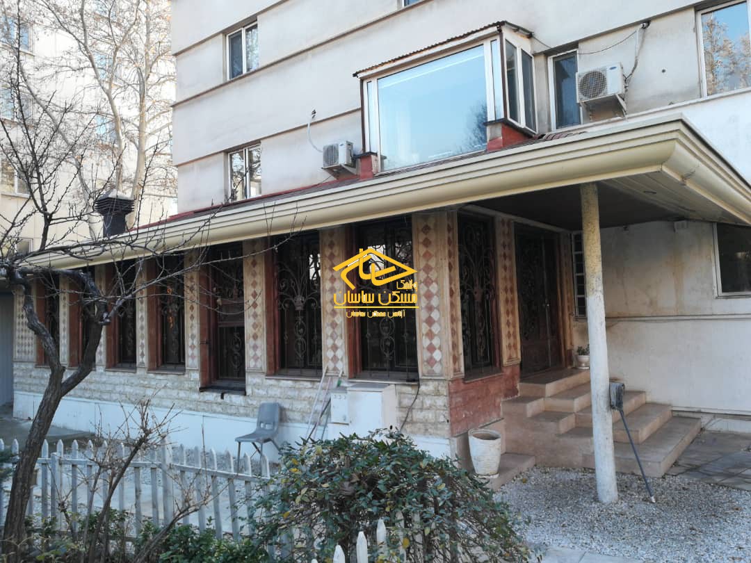 اجاره ويلا در اوين ٣٨٠ متر ٨ خواب با حياط مشجر مناسب كار در خيابان هشترودي