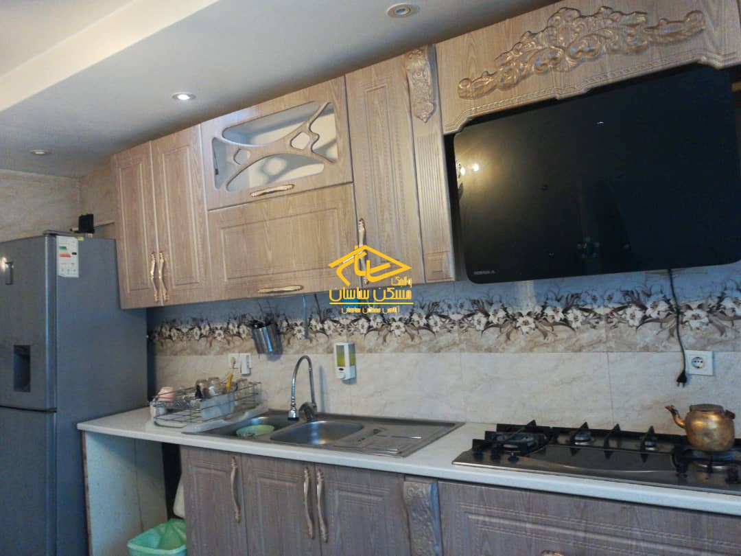 اجاره ويلا در اوين ٣٨٠ متر ٨ خواب با حياط مشجر مناسب كار در خيابان هشترودي