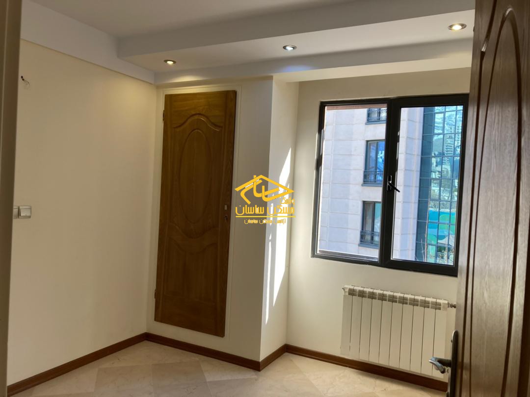 رهن آپارتمان در محموديه ١٣٠ متر ٣ خواب كم واحد خوش نقشه ٨ ساله دسترسي عالي