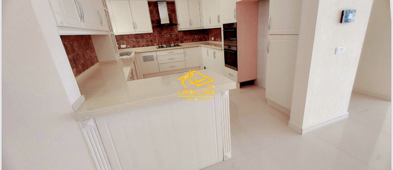 اجاره آپارتمان در الهيه ٢٠٠ متر ٣ خواب خوش نقشه فول امكانات نوساز در طبقه هفتم عمارت افرا