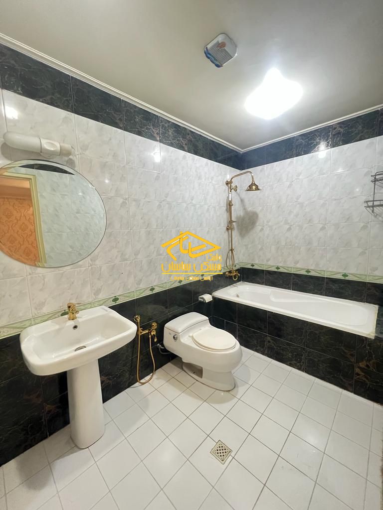 رهن آپارتمان در اوين ١٩٠ متر ٣ خواب خوش نقشه تكواحدي كم واحد در خيابان هشترودي