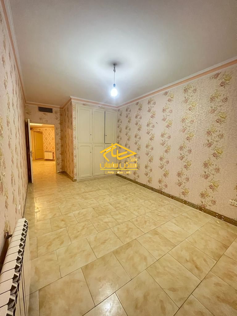 رهن آپارتمان در اوين ١٩٠ متر ٣ خواب خوش نقشه تكواحدي كم واحد در خيابان هشترودي