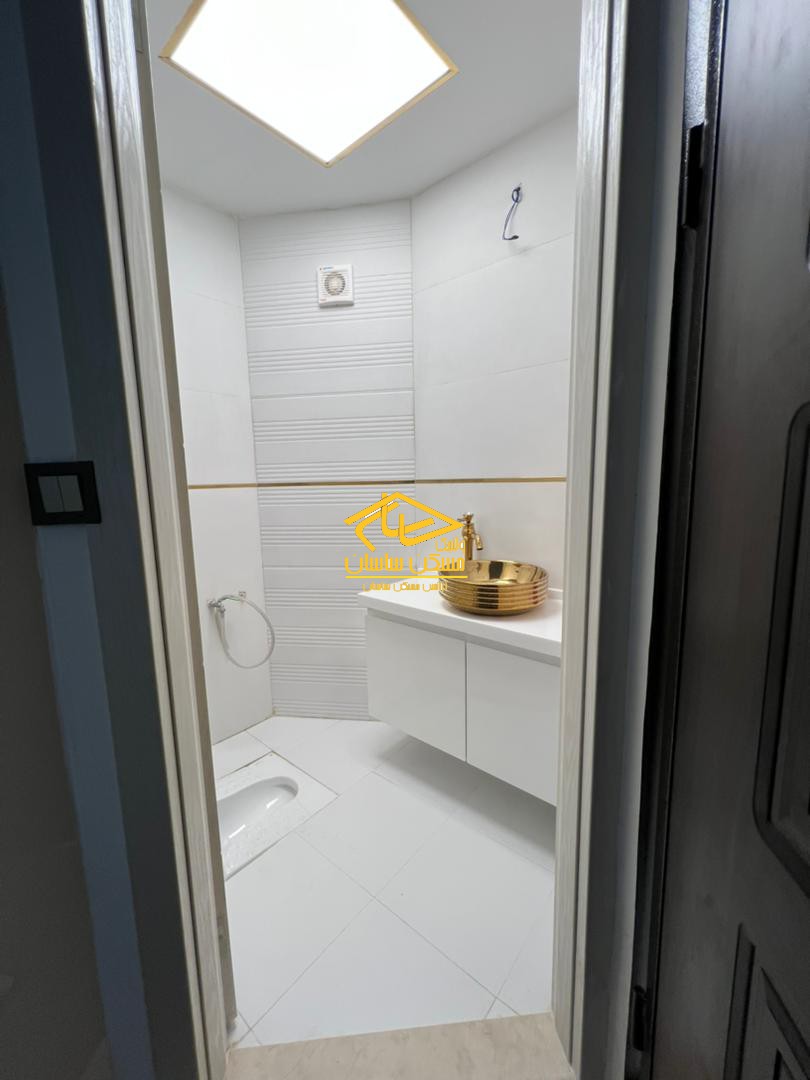 رهن آپارتمان در فرشته ١٣٠ متر ٢ خواب فول بازسازي شده خوش نقشه در خيابان تختي