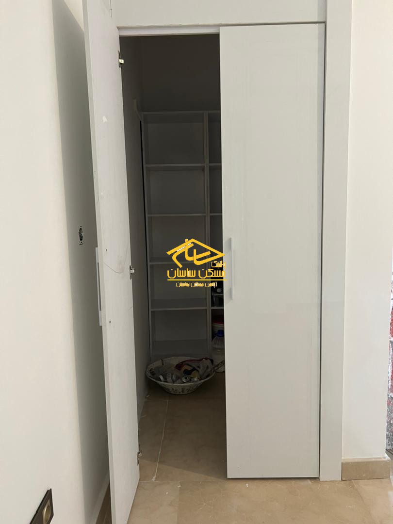 رهن آپارتمان در فرشته ١٣٠ متر ٢ خواب فول بازسازي شده خوش نقشه در خيابان تختي