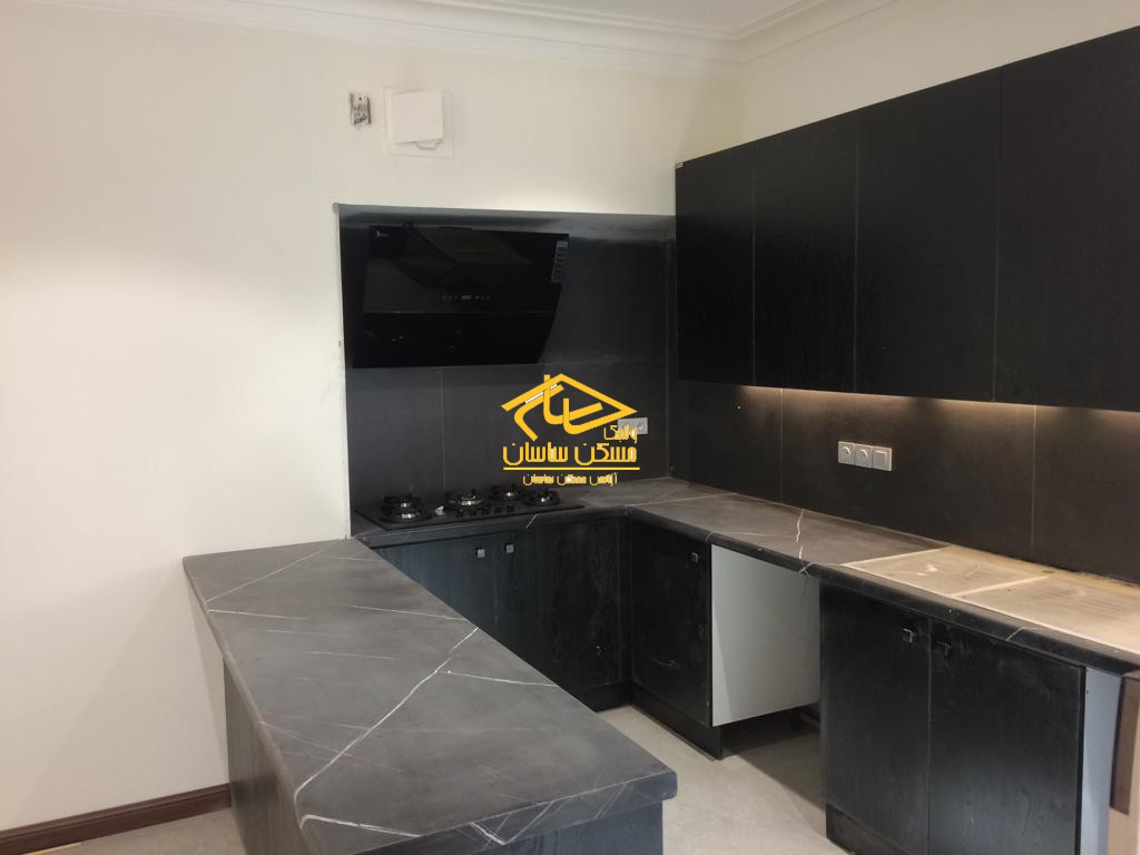 اجاره آپارتمان ويلا در فرشته ٢٥٠ متر ٣ خواب بازسازي شده خوش نقشه در خيابان آناهيتا