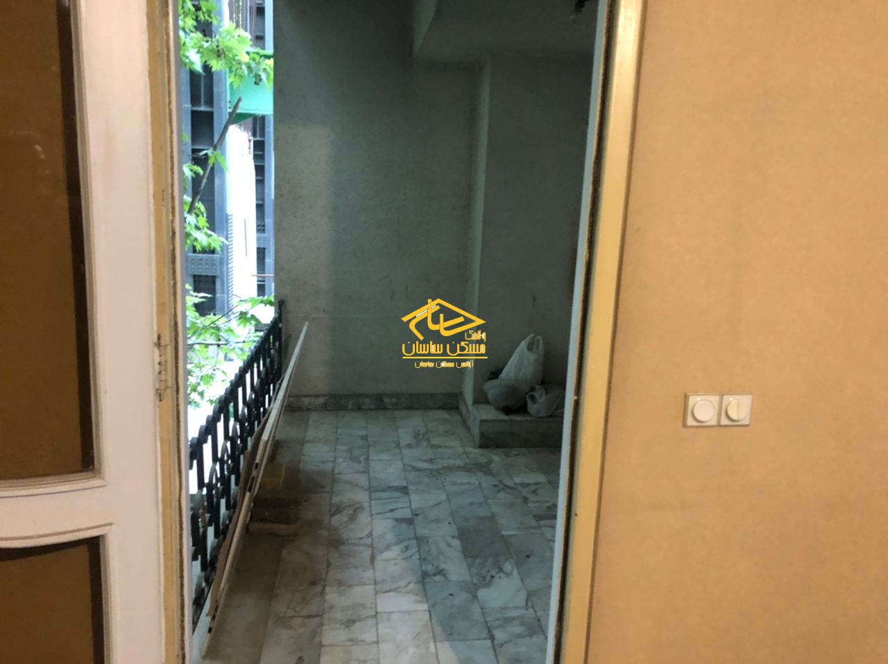 خريد آپارتمان قدرالسهم دار در فرشته ٢٠٤ متر ٤ خواب خوش نقشه بازسازي شده ٢ پاركينگ دسترسي عالي حياط مشجر