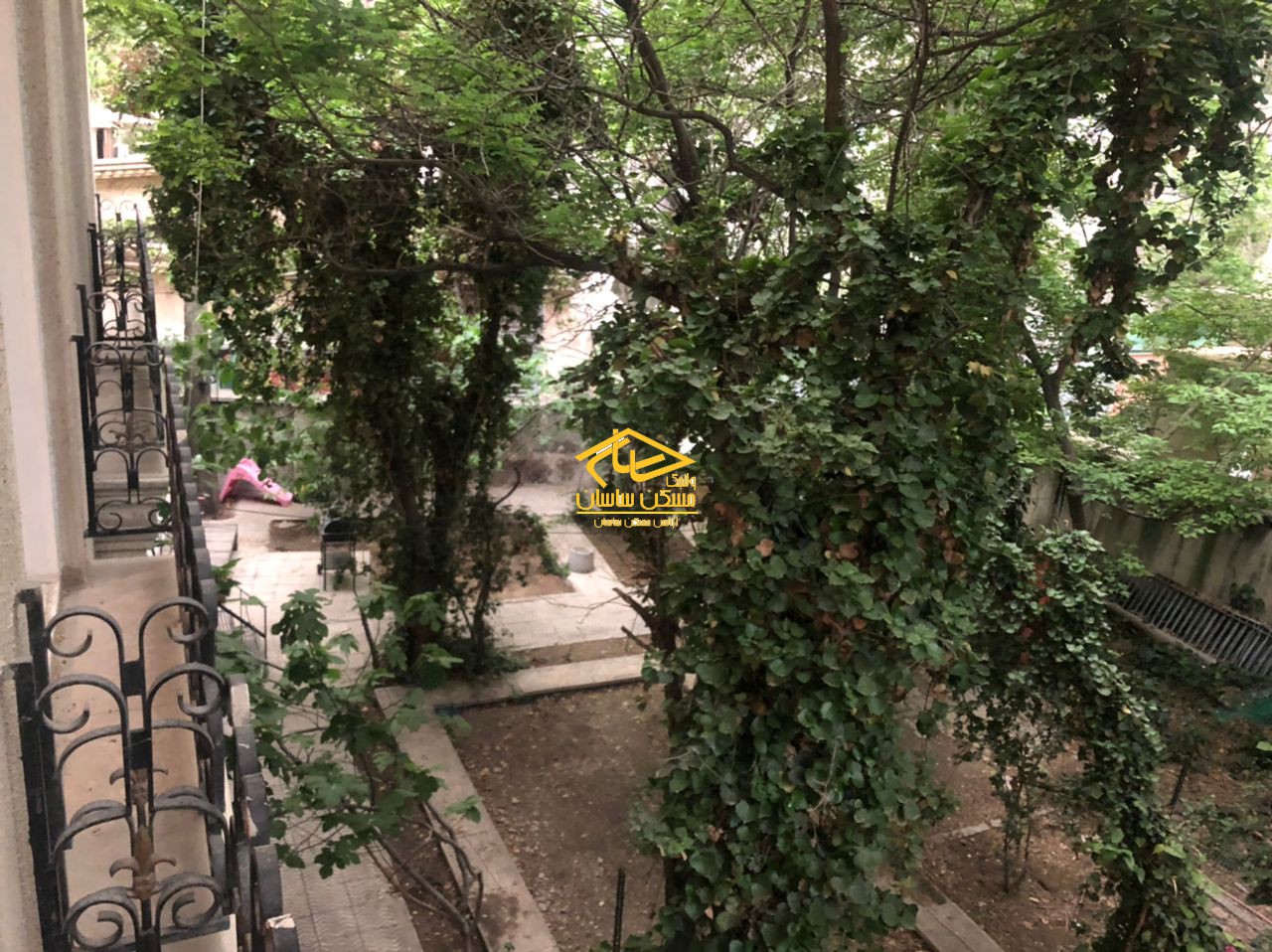 خريد آپارتمان قدرالسهم دار در فرشته ٢٠٤ متر ٤ خواب خوش نقشه بازسازي شده ٢ پاركينگ دسترسي عالي حياط مشجر