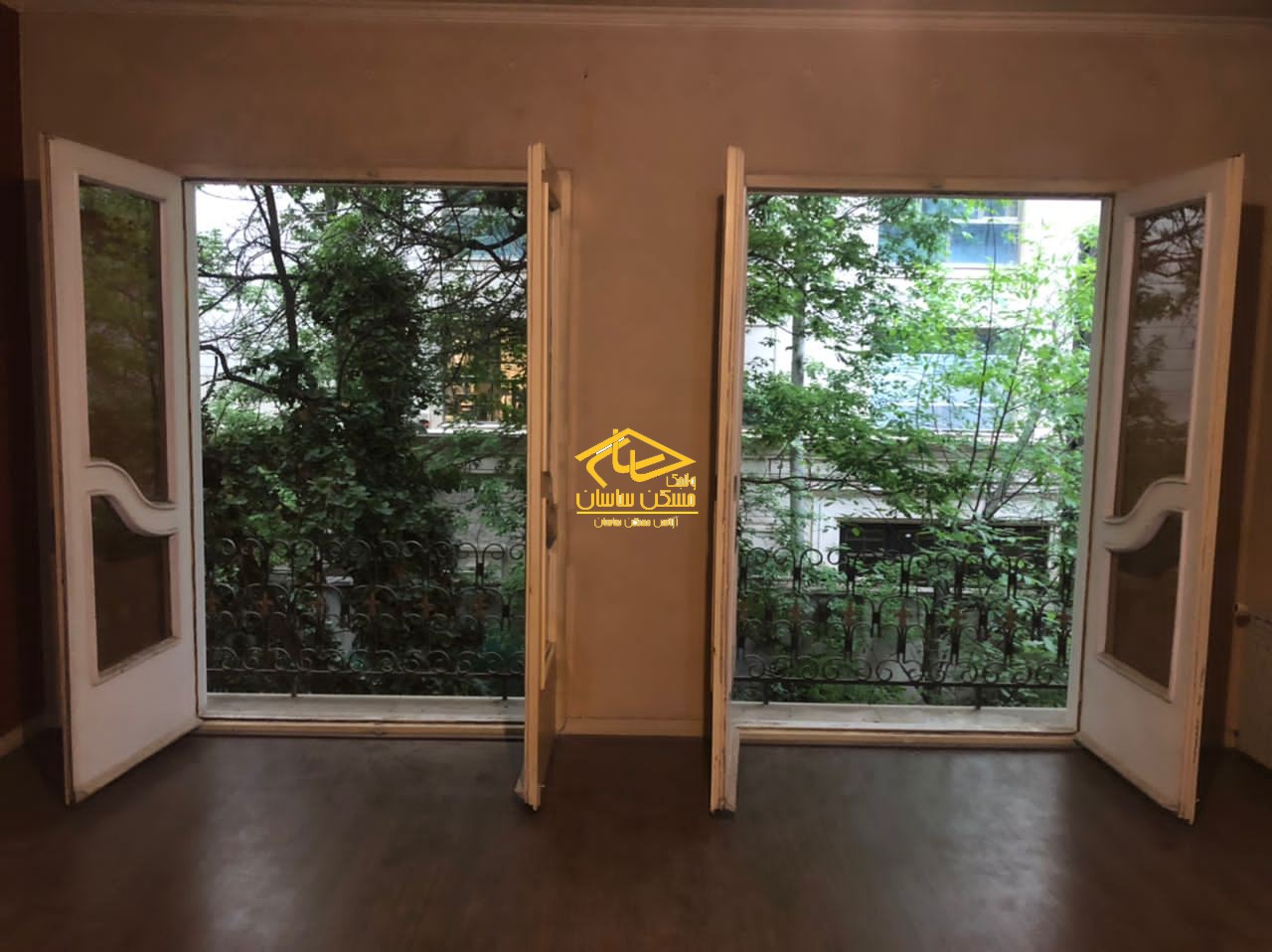 خريد آپارتمان قدرالسهم دار در فرشته ٢٠٤ متر ٤ خواب خوش نقشه بازسازي شده ٢ پاركينگ دسترسي عالي حياط مشجر