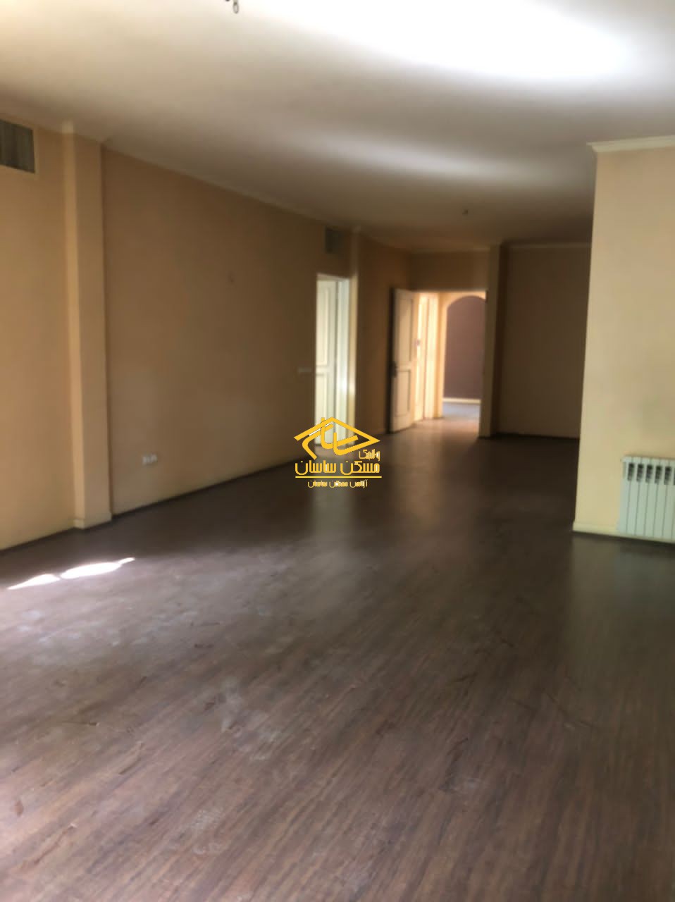 خريد آپارتمان قدرالسهم دار در فرشته ٢٠٤ متر ٤ خواب خوش نقشه بازسازي شده ٢ پاركينگ دسترسي عالي حياط مشجر