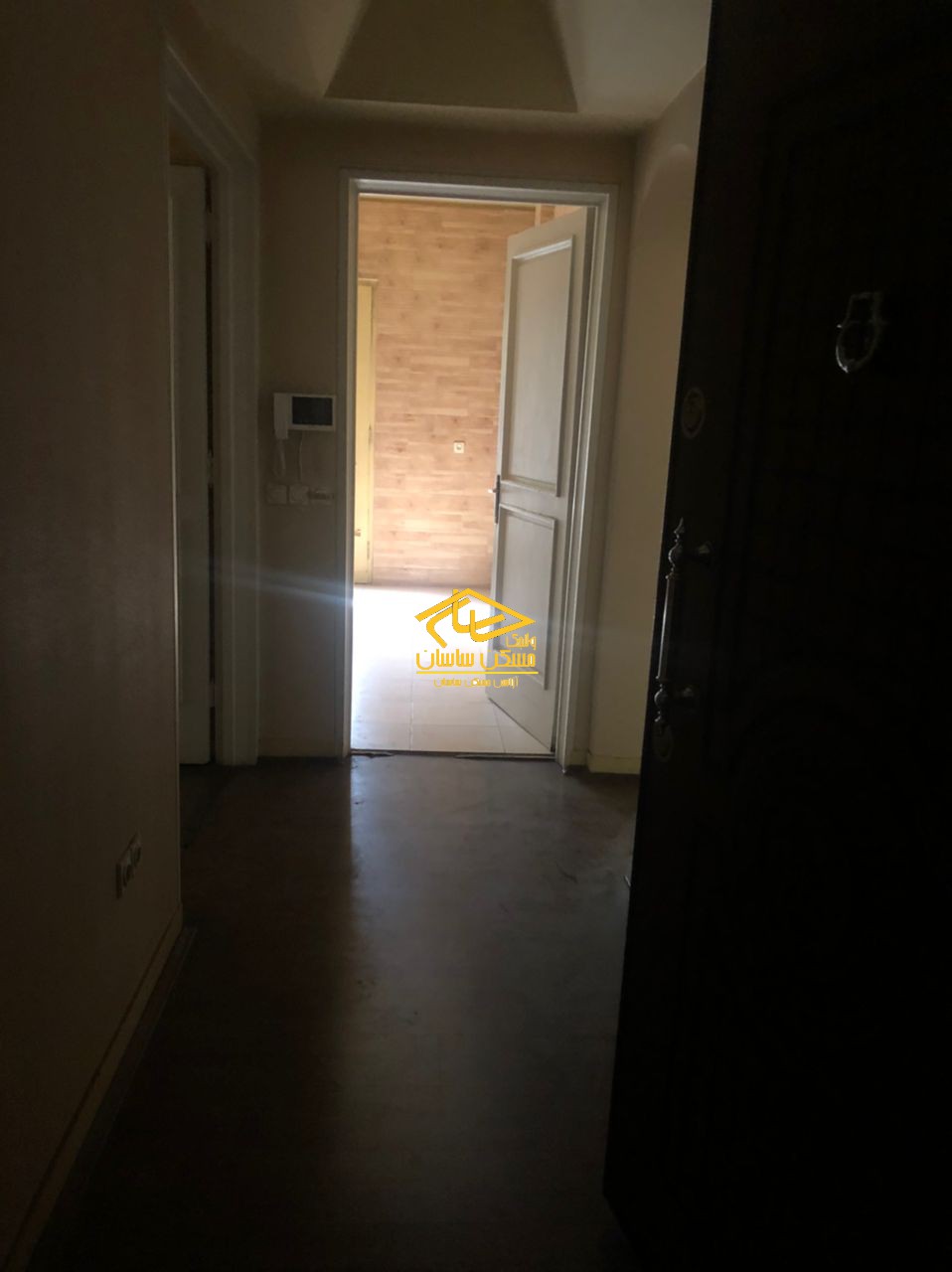 خريد آپارتمان قدرالسهم دار در فرشته ٢٠٤ متر ٤ خواب خوش نقشه بازسازي شده ٢ پاركينگ دسترسي عالي حياط مشجر