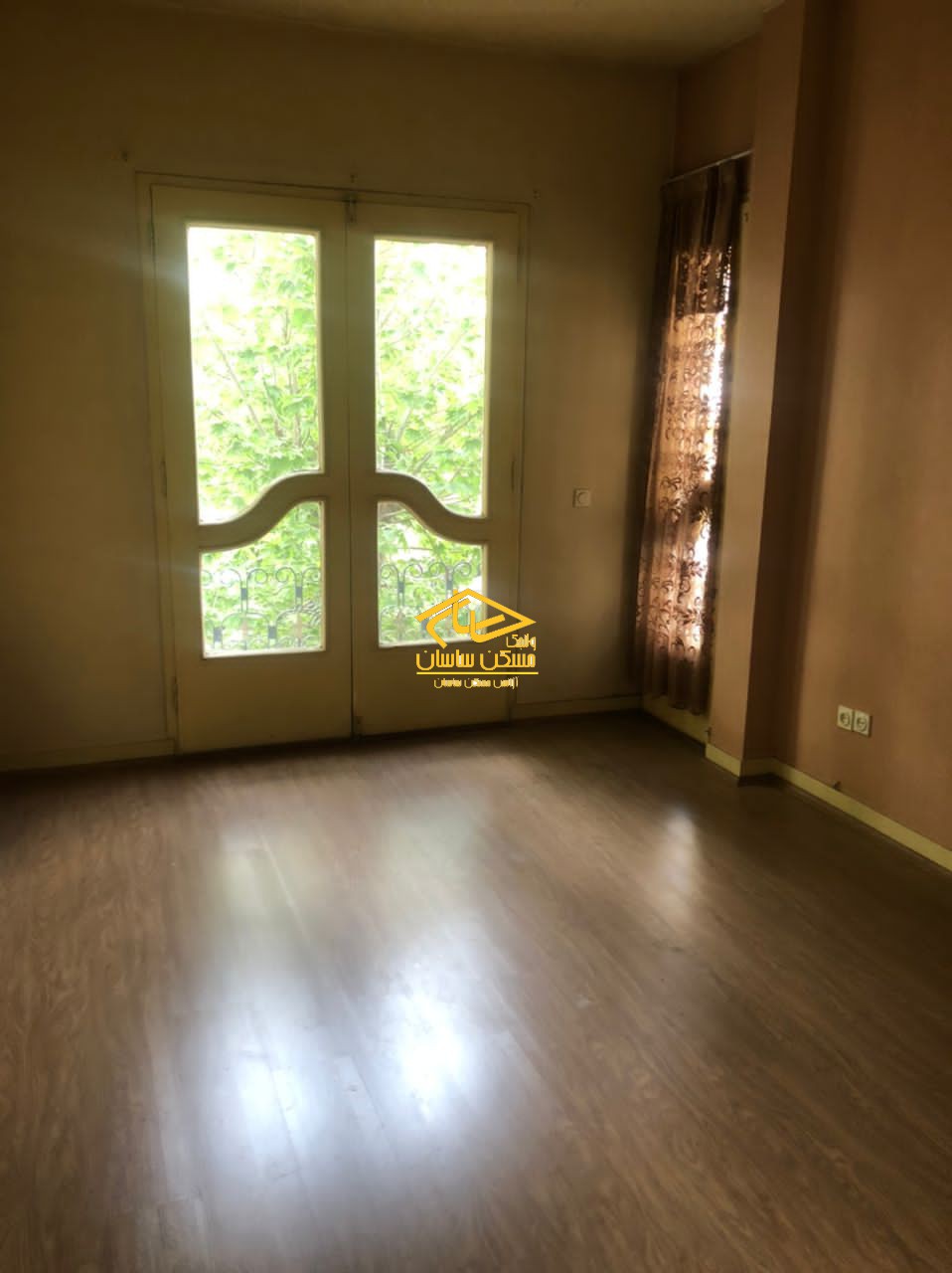 خريد آپارتمان قدرالسهم دار در فرشته ٢٠٤ متر ٤ خواب خوش نقشه بازسازي شده ٢ پاركينگ دسترسي عالي حياط مشجر