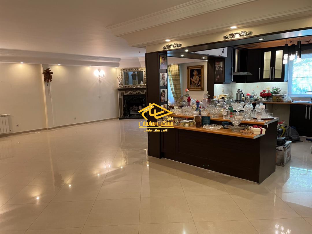 خريد آپارتمان قدرالسهم دار در اوين ١٣٨ متر ٢ خواب طبقات بالا بازسازي شده خوش نقشه دسترسي عالي