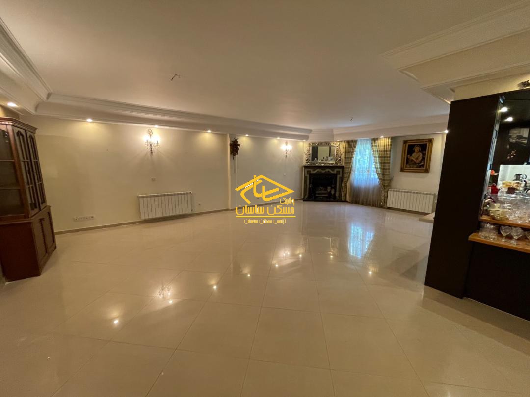 خريد آپارتمان قدرالسهم دار در اوين ١٣٨ متر ٢ خواب طبقات بالا بازسازي شده خوش نقشه دسترسي عالي