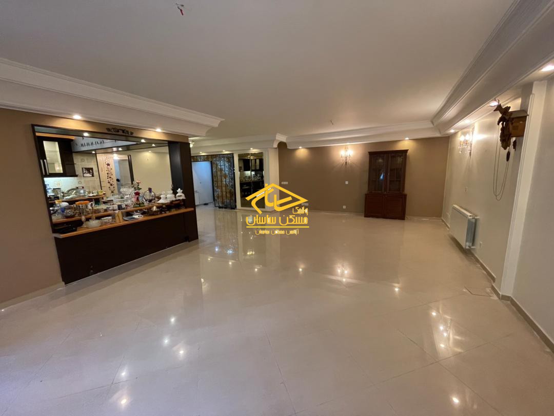 خريد آپارتمان قدرالسهم دار در اوين ١٣٨ متر ٢ خواب طبقات بالا بازسازي شده خوش نقشه دسترسي عالي