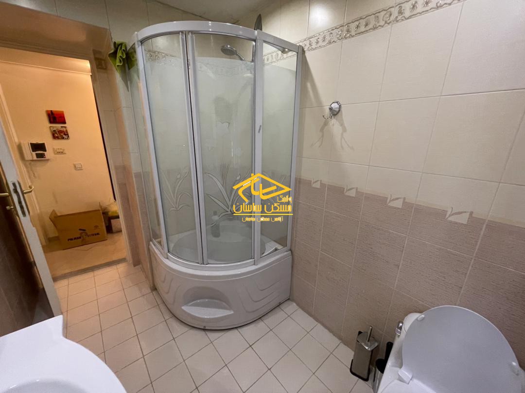 خريد آپارتمان قدرالسهم دار در اوين ١٣٨ متر ٢ خواب طبقات بالا بازسازي شده خوش نقشه دسترسي عالي