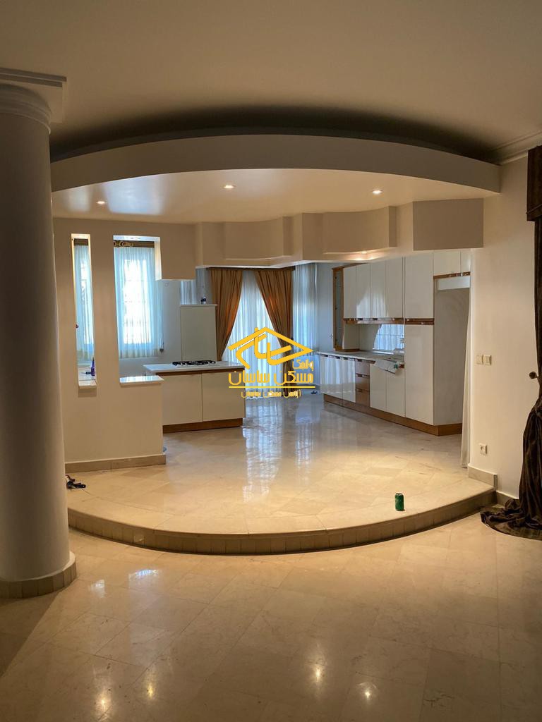 اجاره ويلا در اوين ٤٨٠ متر دوبلكس بازسازي شده خوش نقشه دسترسي عالي در خيابان هشترودي