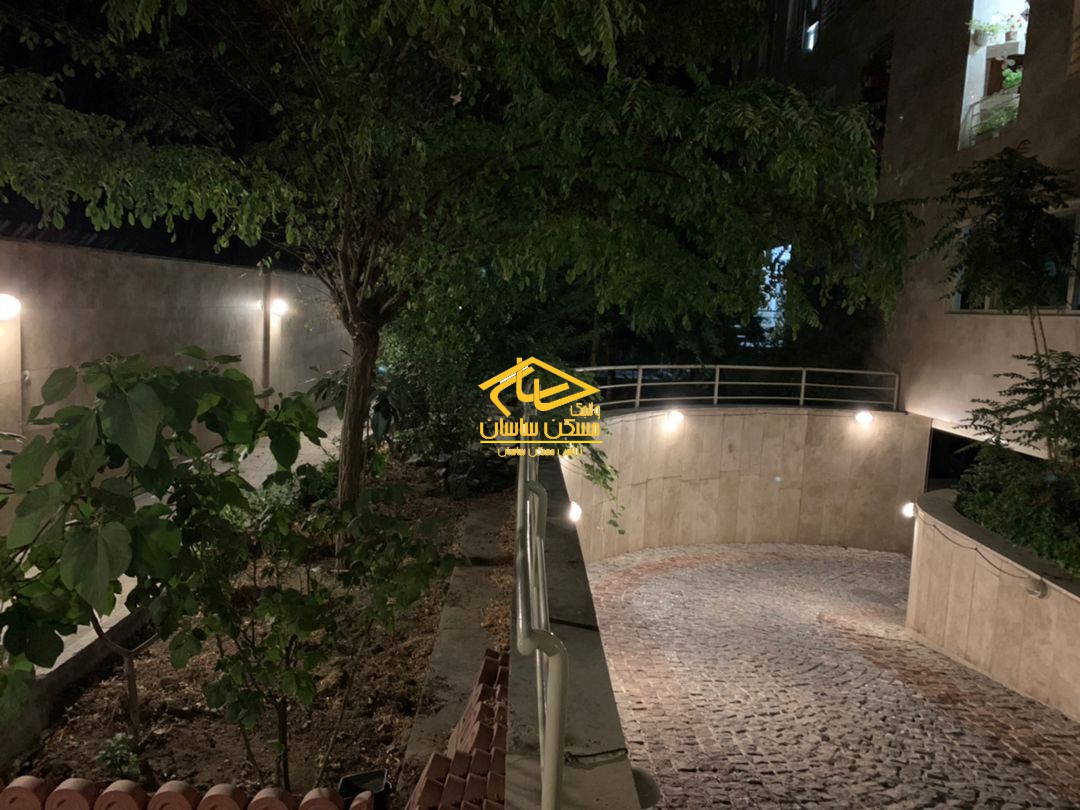 خريد آپارتمان در دركه ٩٨ متر ٢ خواب خوش نقشه بسيار تميز طبقات بالا ويو بي نظير در خيابان احمدپور