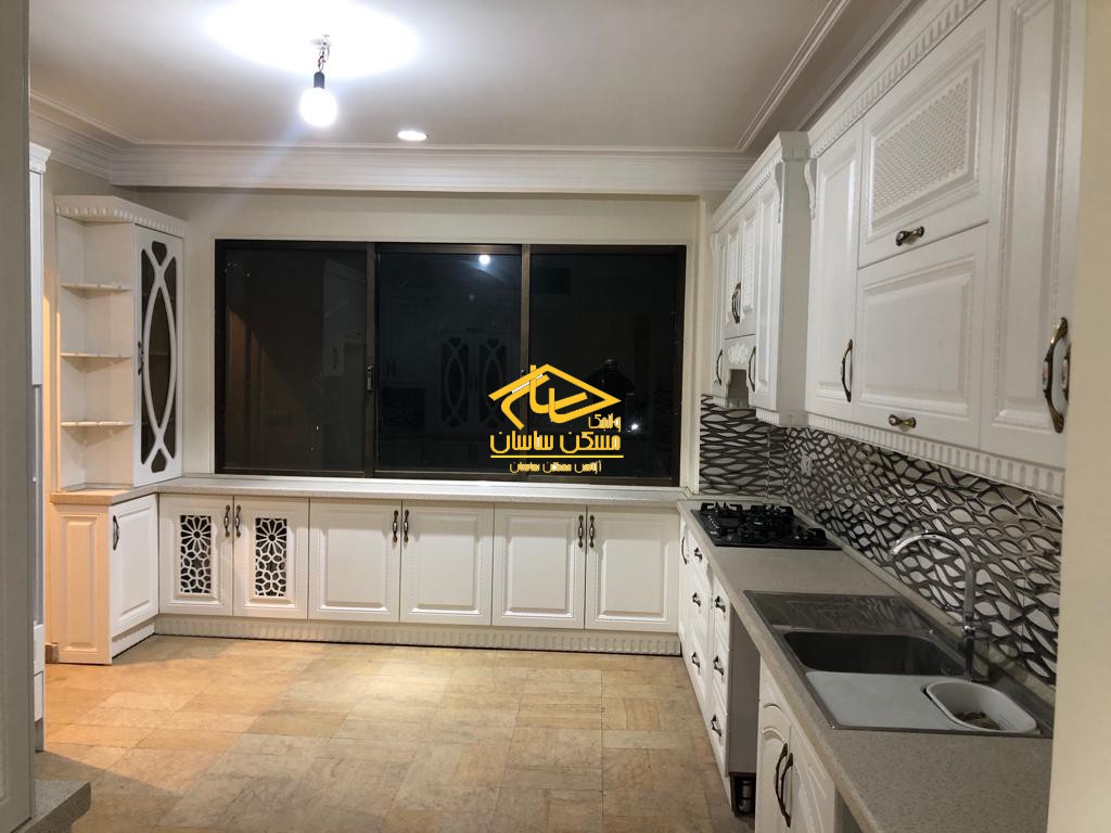 اجاره آپارتمان در الهيه ١٧٨ متر ٣ خواب بازسازي شده ٣ تراس خوش نقشه در خيابان مريم