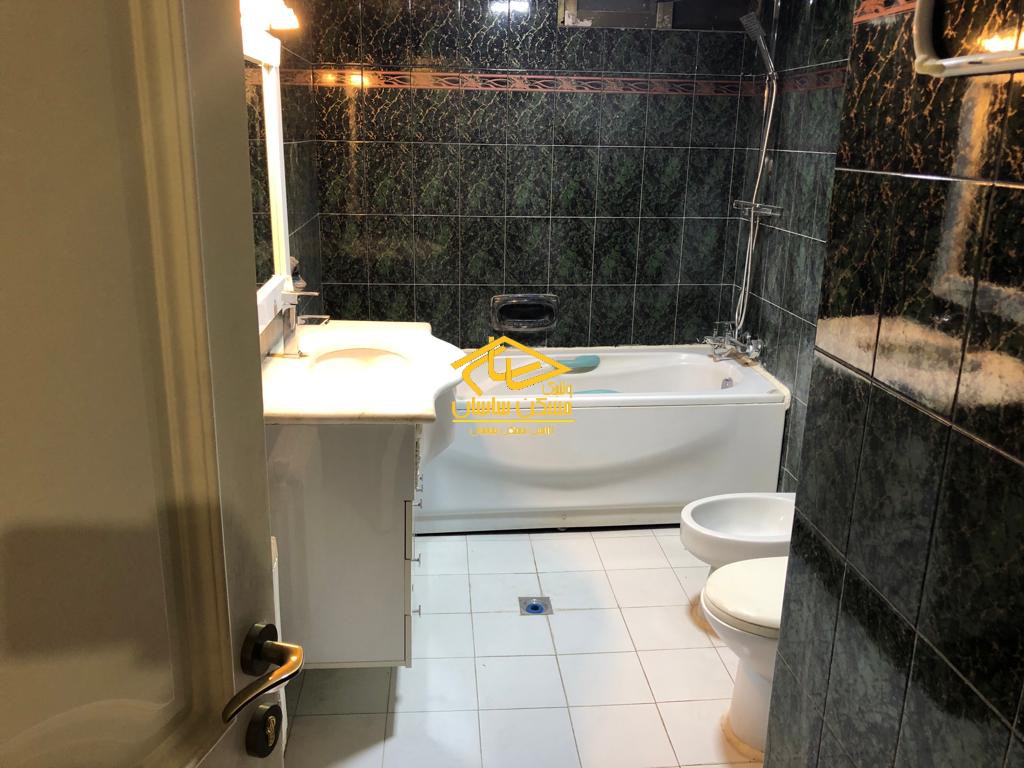 اجاره آپارتمان در الهيه ١٧٨ متر ٣ خواب بازسازي شده ٣ تراس خوش نقشه در خيابان مريم