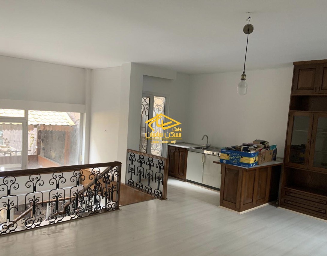 اجاره ويلا در فرشته ٣٥٠ متر بنا دوبلكس در ٧٠٠ متر زمين بازسازي شده شيك استخر روبار دسترسي عالي مناسب كار و سكونت