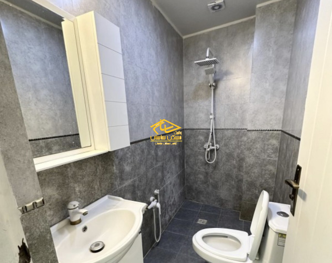 خريد آپارتمان در اوين ١٠٠ متر ٣ خواب خوش نقشه نوساز دسترسي عالي در خيابان اعرابي