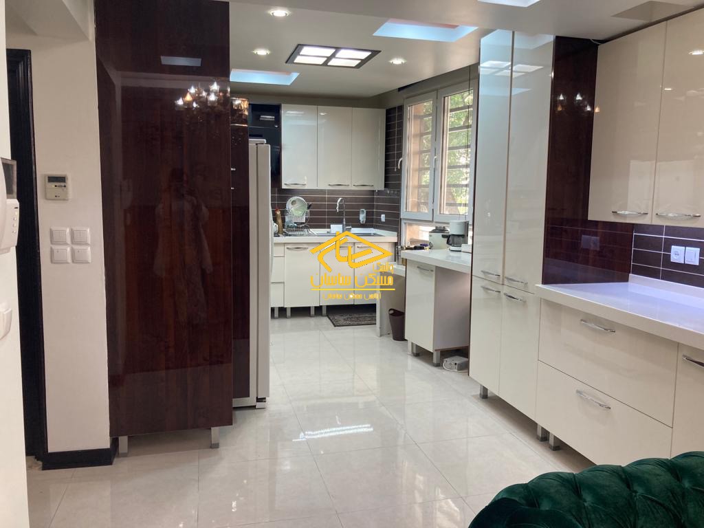 خريد آپارتمان در دركه ١٣٨ متر ٣ خواب خوش نقشه بسيار شيك و تميز ١ خواب مستر ٢ پاركينگ در خيابان سيزده چنار