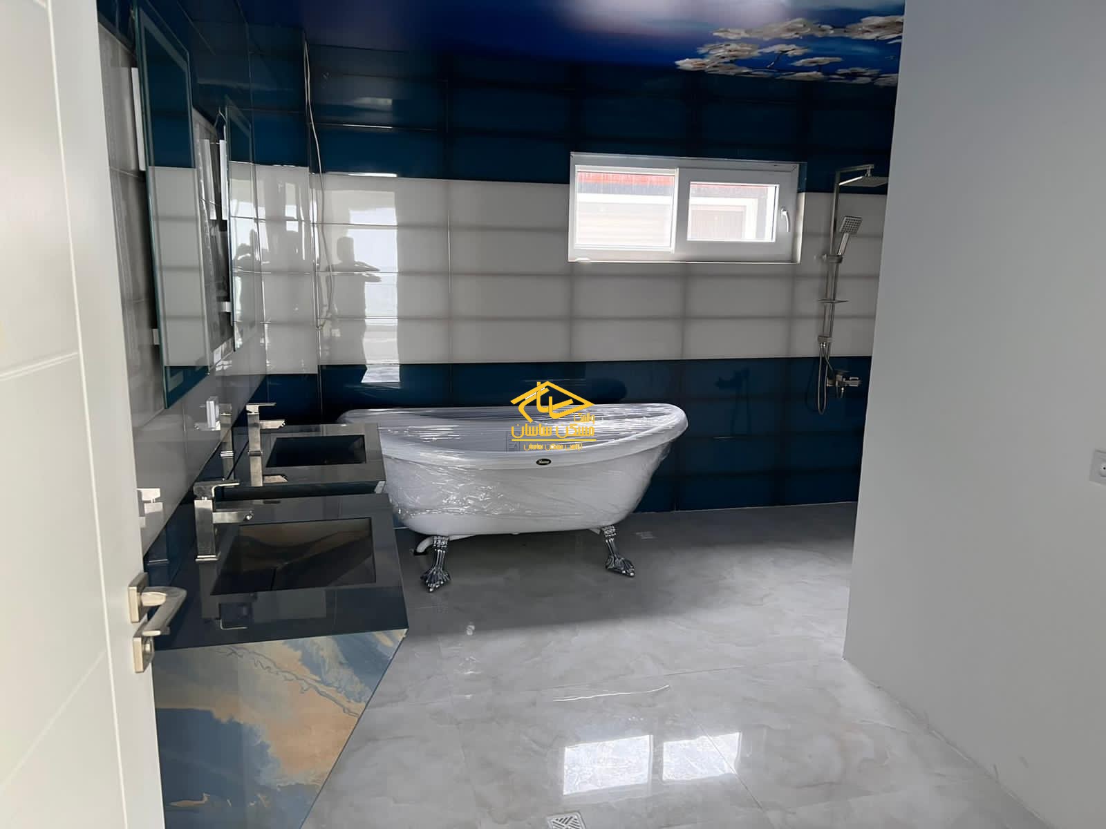 خريد ويلا در مازندران ٨٠٠ متر بنا تريبلكس ٥ خواب سوپرلوكس مدرن در ٢٢٠٠ متر زمين مشجر با ويو دريا در چلندر