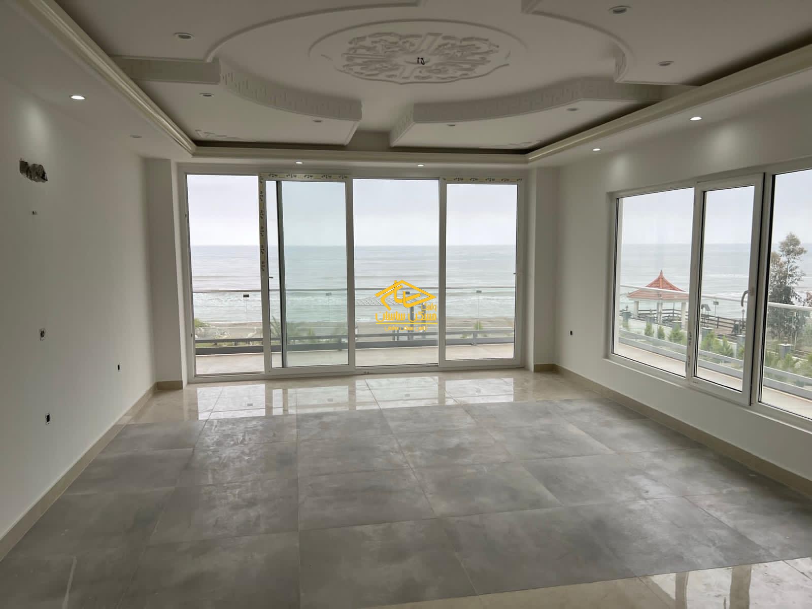 خريد ويلا در مازندران ٨٠٠ متر بنا تريبلكس ٥ خواب سوپرلوكس مدرن در ٢٢٠٠ متر زمين مشجر با ويو دريا در چلندر