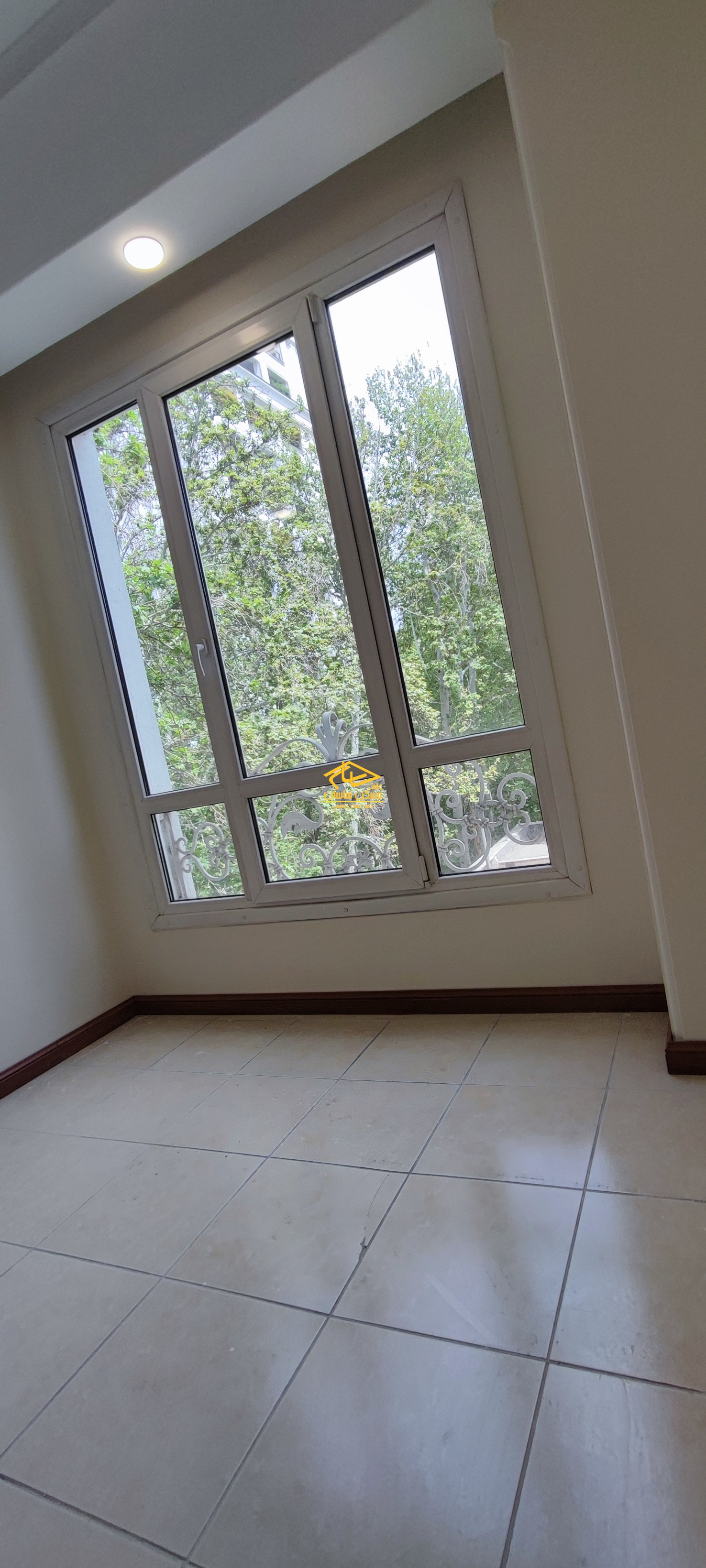 اجاره آپارتمان در محمودیه 220 متر 3 خواب خوش نقشه در برج