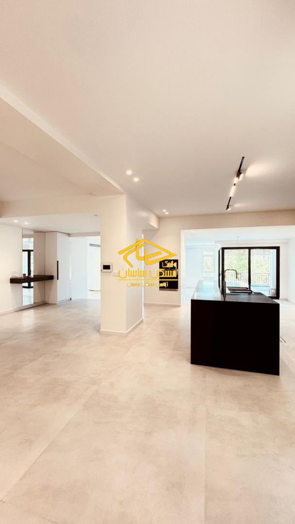 اجاره آپارتمان در فرشته 255 متر تکواحدی طبقات بالا بازسازی شده مدرن در خیابان آقابزرگی