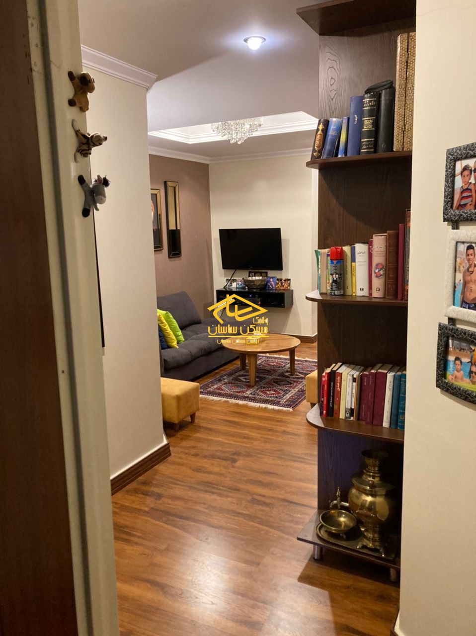 خريد آپارتمان در اوين ١٥٠ متر ٣ خواب ٢ خواب مستر بازسازي شده دسترسي عالي در خيابان اعرابي