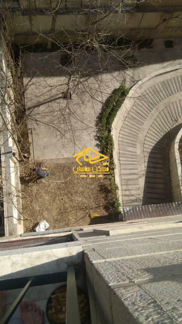 خريد آپارتمان در دركه ١٠٥ متر ٢ خواب خوش نقشه طبقات بالا بسيار تميز در ساختمان پرند