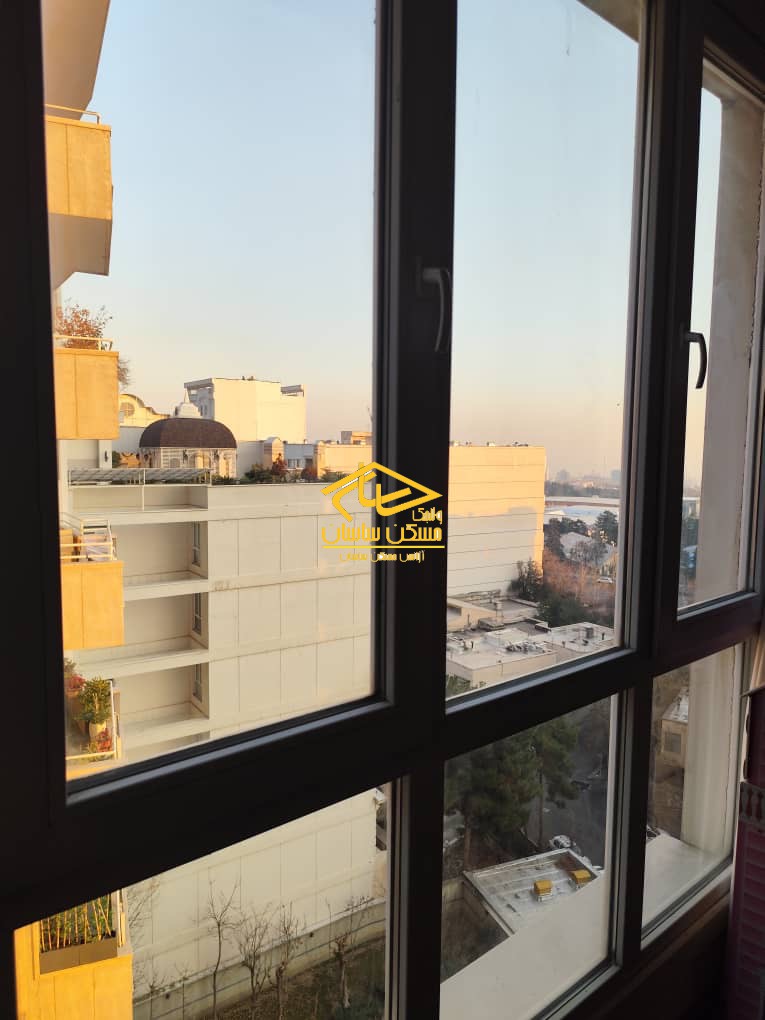 خريد آپارتمان در اوين ١٤٥ متر ٣ خواب خوش نقشه طبقات بالا ويو بي نظير تراس قابل چيدمان در برج سورنا