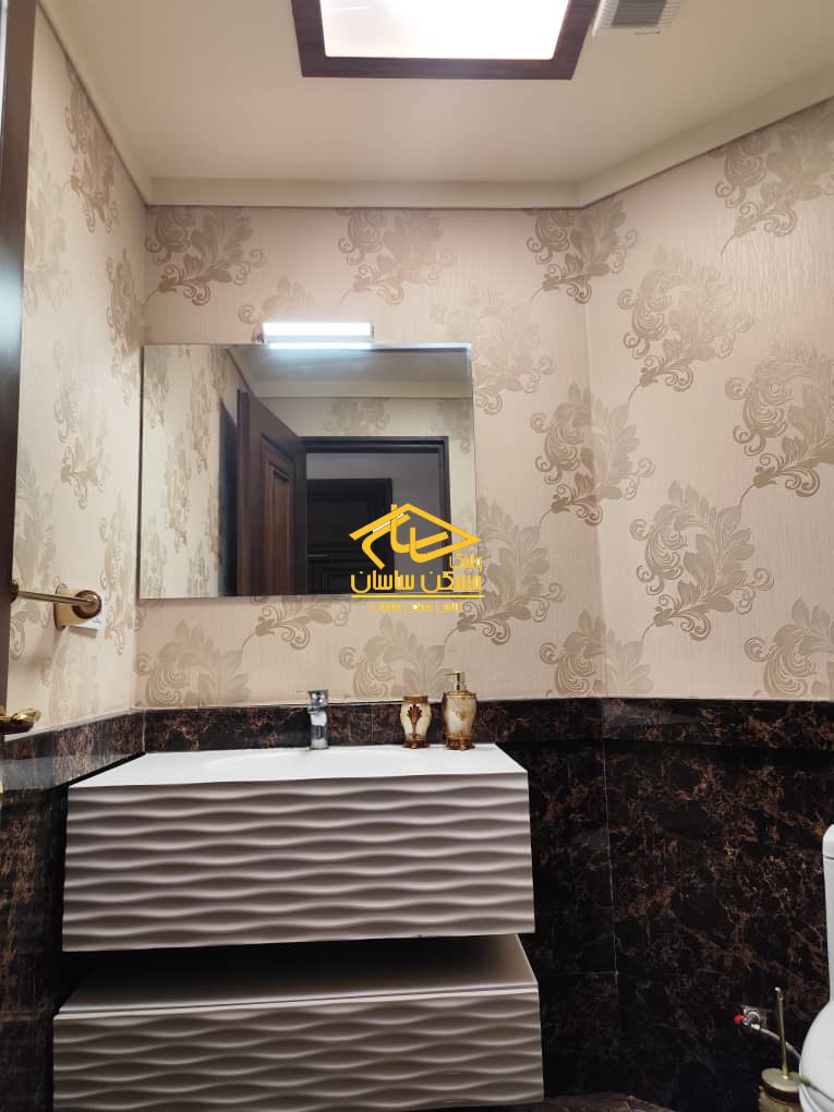 خريد آپارتمان در اوين ١٤٥ متر ٣ خواب خوش نقشه طبقات بالا ويو بي نظير تراس قابل چيدمان در برج سورنا